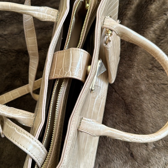 Bebe purse - faux crocodile - gold hardware - satchel or crossbody handbag - Picture 4 of 14